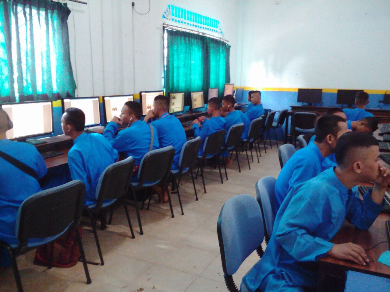 Gambar utama SIMULASI PENILAIAN AKHIR SEMESTER SMKN 5 BATAM BERBASIS ANDROID