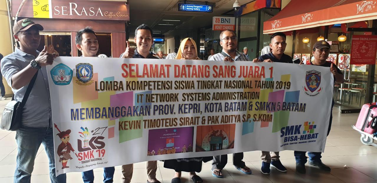 Gambar utama Dari Penyambutan Sang Juara Sampai Makan Siang Bersama