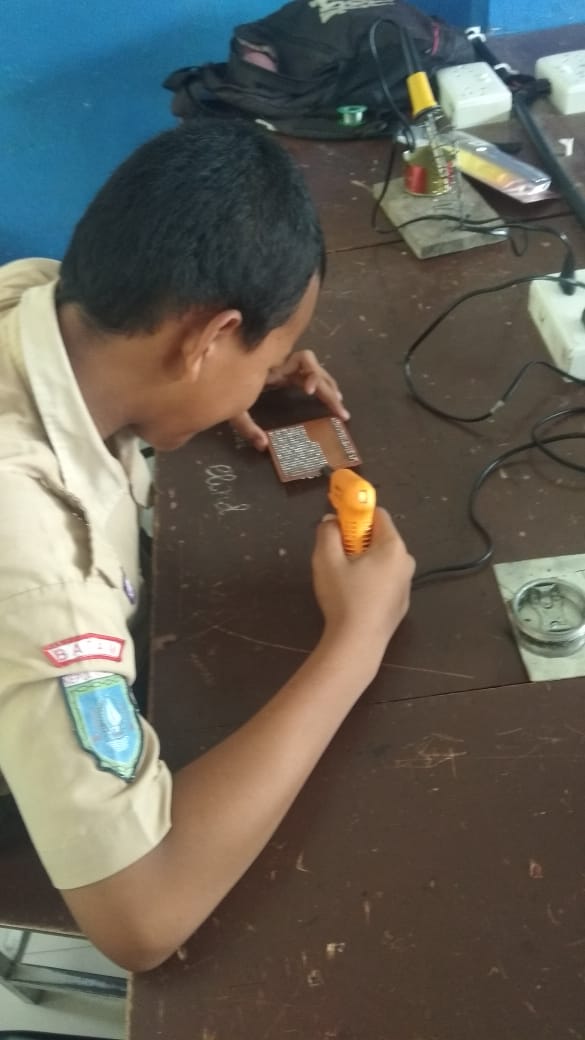 Gambar utama Praktek Dasar Elektronika- Menyolder jurusan TEI