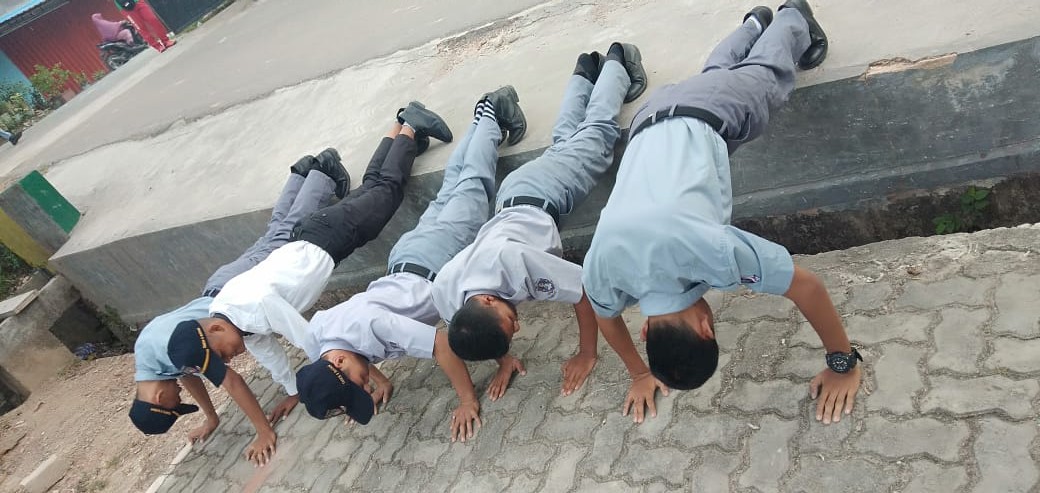 Gambar utama Latihan Fisik Bagi Siswa Yang Kurang Disiplin
