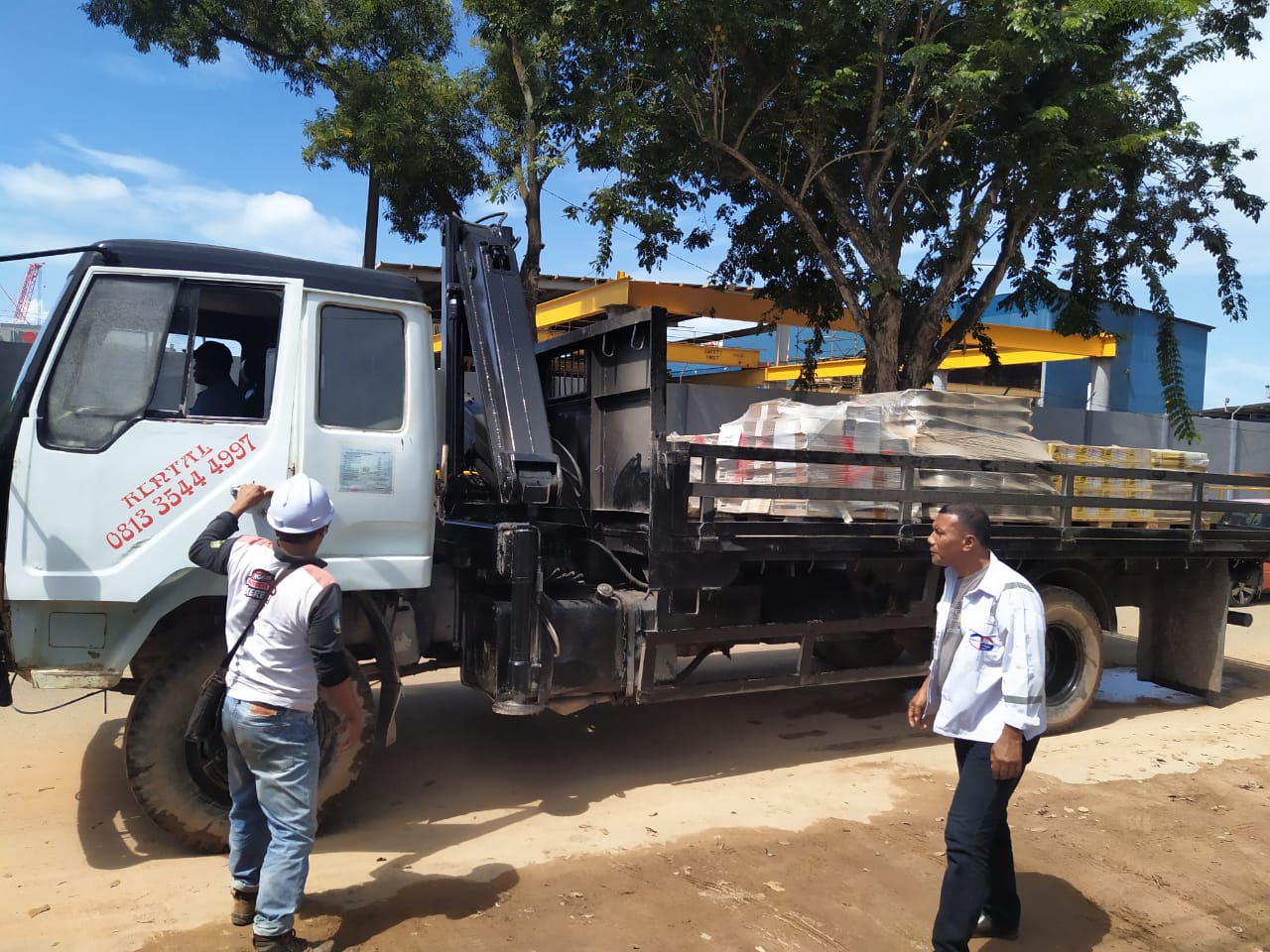 Gambar utama Penjemputan Bantuan Bahan Praktek ke PT. Nov Profab