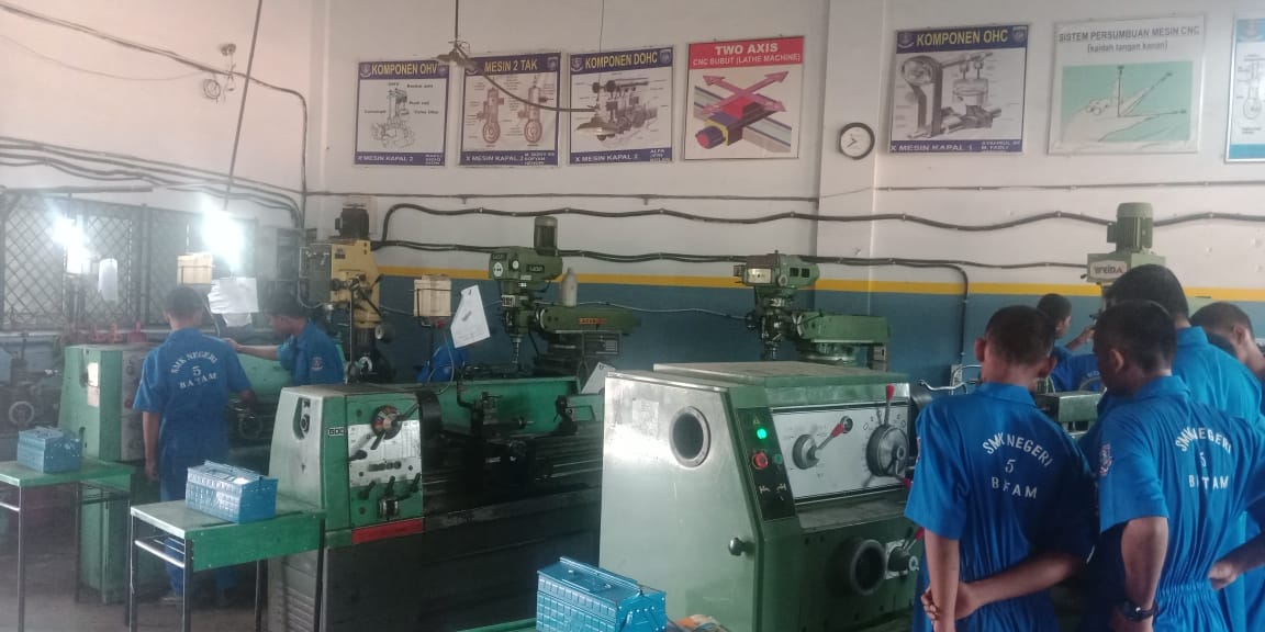 Gambar utama ANTUSIAS SISWA TPM MELENGKAPI NILAI SEBELUM PAS