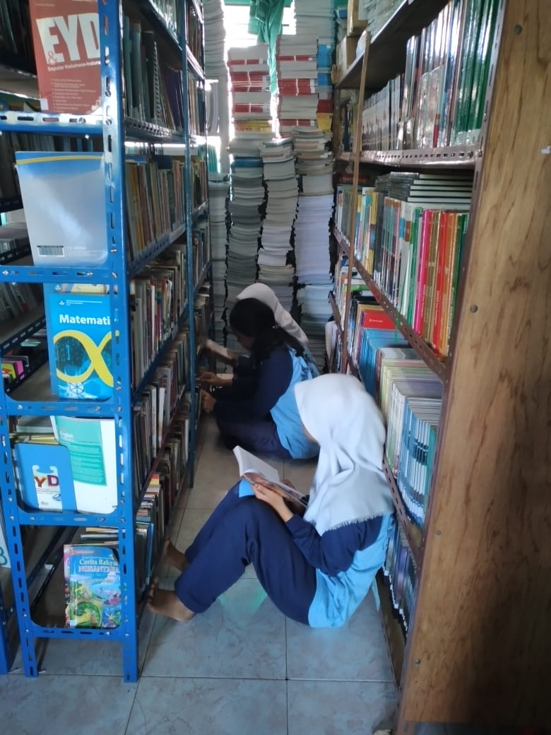 Gambar utama Waktu Istirahat Membaca DiPustaka