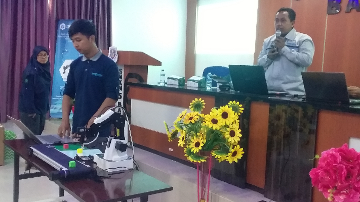 Gambar utama SMKN 5 Batam: Seminar Sehari Dobot Magician: All-in-One Industry 4.0 Education Platform oleh PT. Infinity Nuansa International