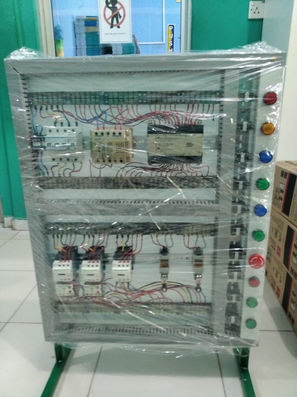 Gambar utama Tambahan Trainer Praktek PLC Di Jurusan Kelistrikan Kapal
