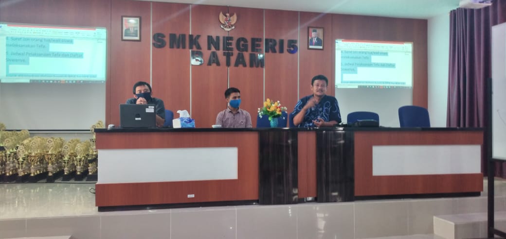 Gambar utama Uji Kompetensi Guru dalam Pelaksanaan PBM Daring