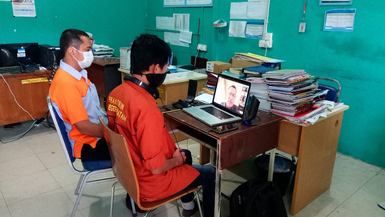 Gambar utama SMKN 5 Batam mewakili Kepri mengikuti Sosialisasi LKS Nasional via Zoom Meeting