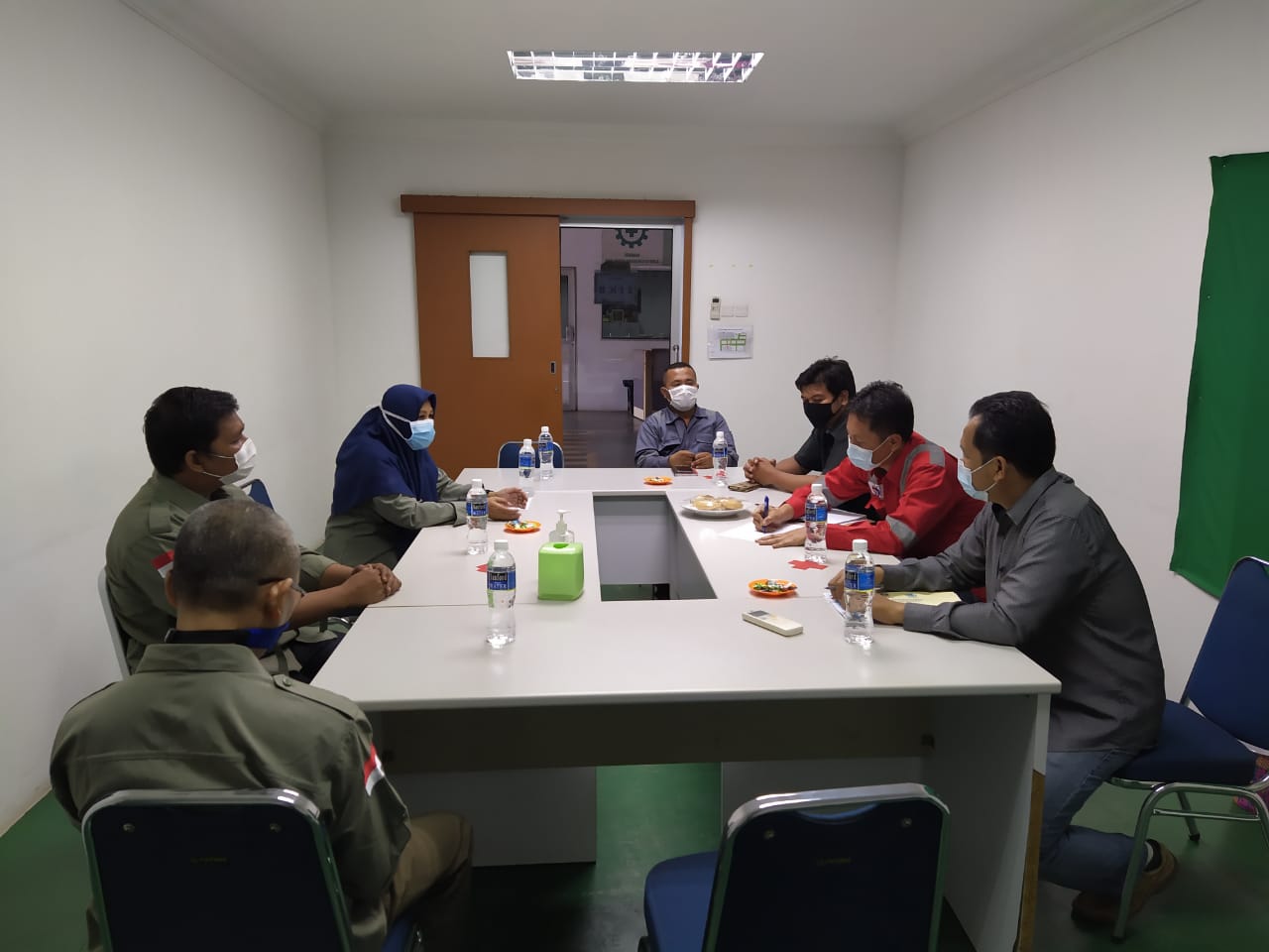 Gambar utama JURUSAN PENGELASAN SMKN 5 BATAM MENJAJAKI KERJASAMA DENGAN PT. DUA UTAMA JAYA (DUJ)