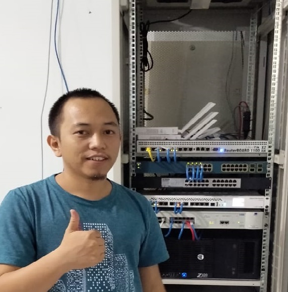 Gambar utama INSTALASI RAK SERVER SMKN 5 BATAM (e-learning dan coudserver)