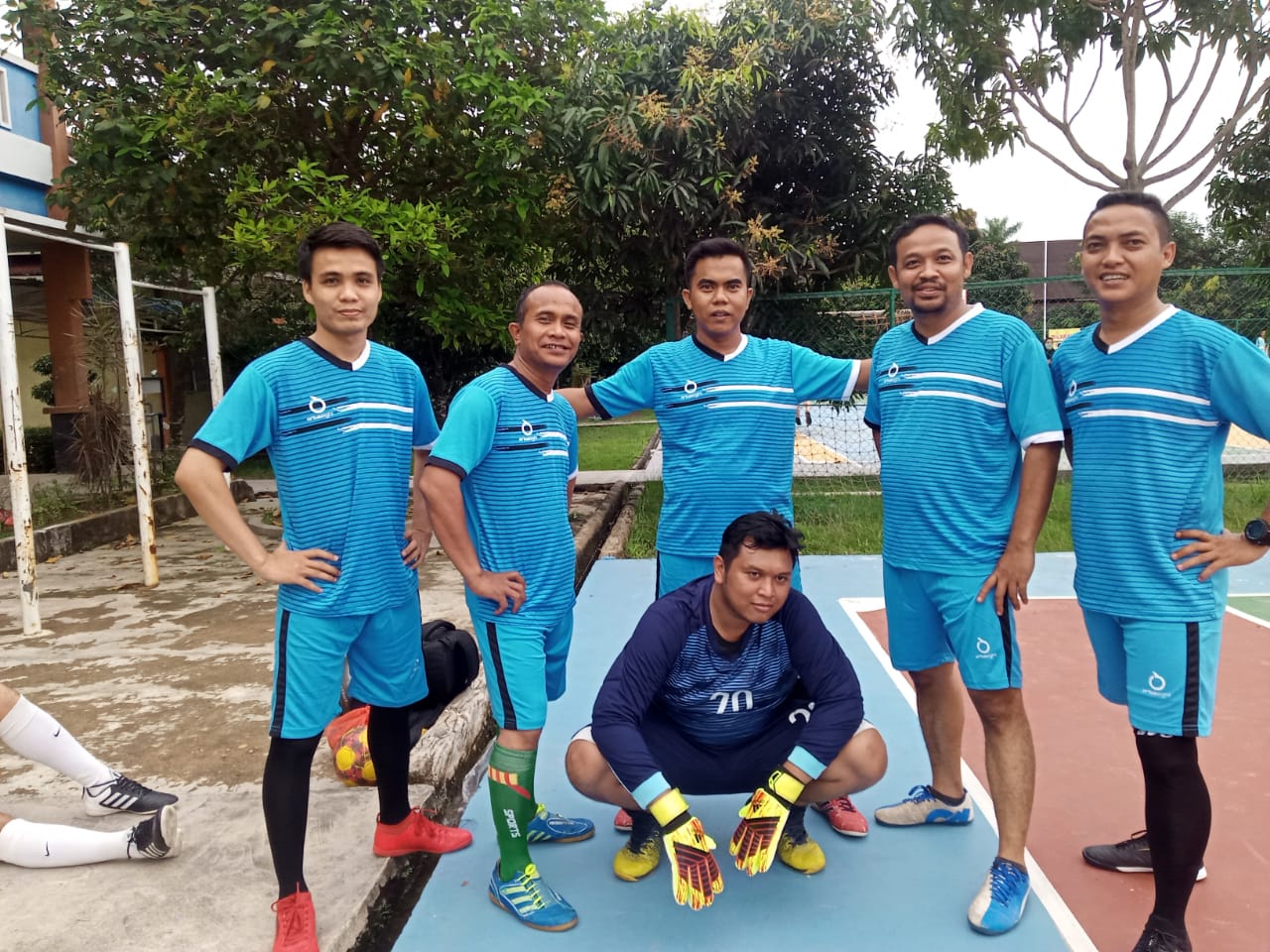 Gambar utama “Tim Futsal Guru SMKN 5 Batam Mengikuti Turnamen Piala Kepala Dinas Pendidikan Kepri ”