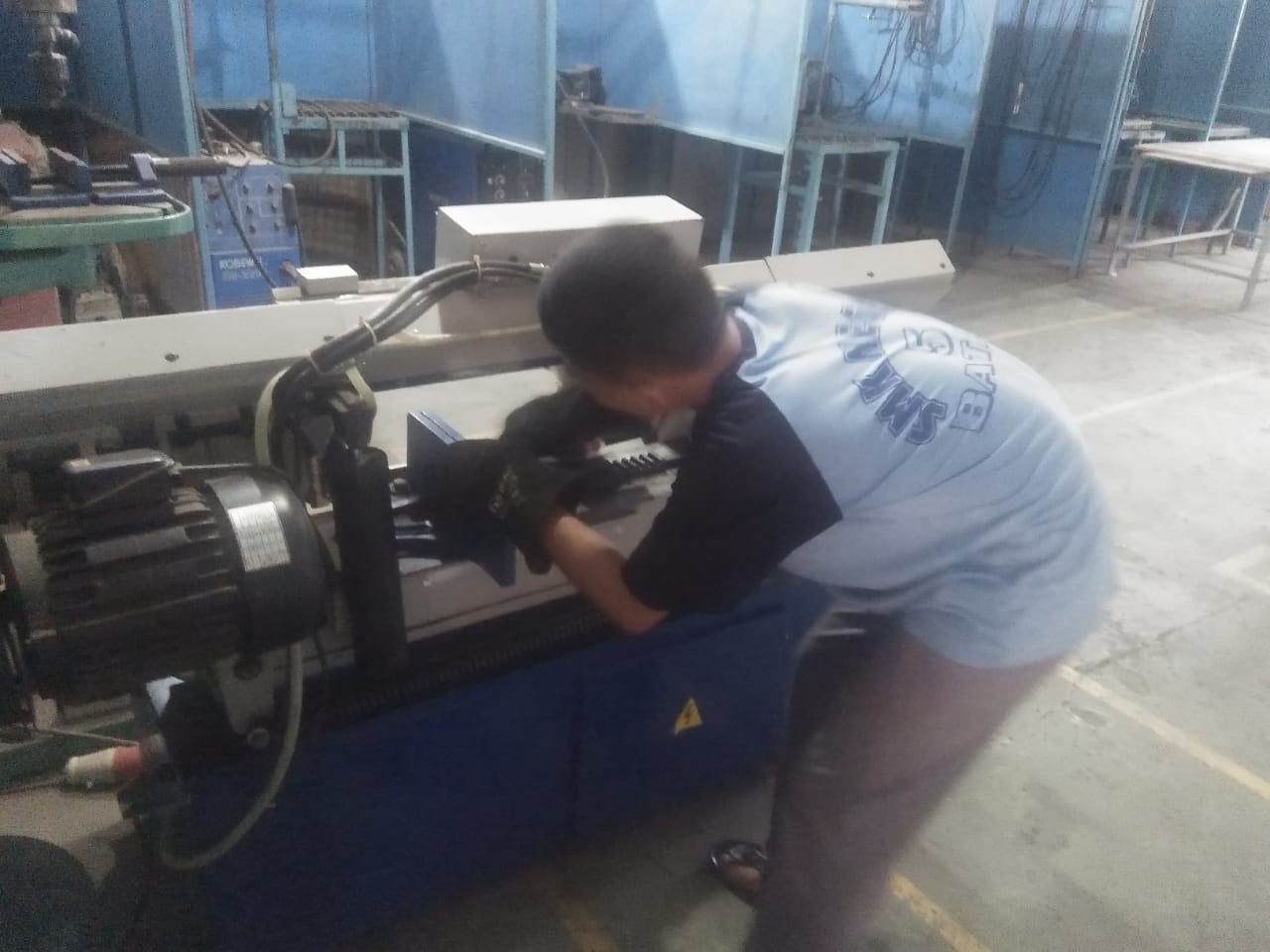 Gambar utama Menjaga Kebersihan Peralatan Praktek Sebagai Pembentukan Karakter Siswa
