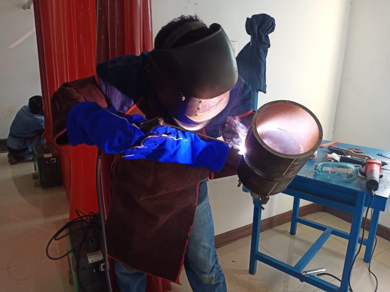 Gambar utama Meningkatkan Kompetensi Guru Pengelasan Berstandar Industri  Melalui Program Upskilling Reskilling