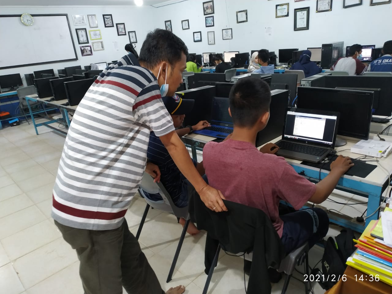 Gambar utama Ekstrakurikuler jurusan TKJ SMKN 5 Batam dalam bidang IT untuk kelas X