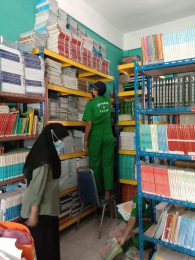 Gambar utama Pembagian Buku BOS Penunjang Belajar Siswa