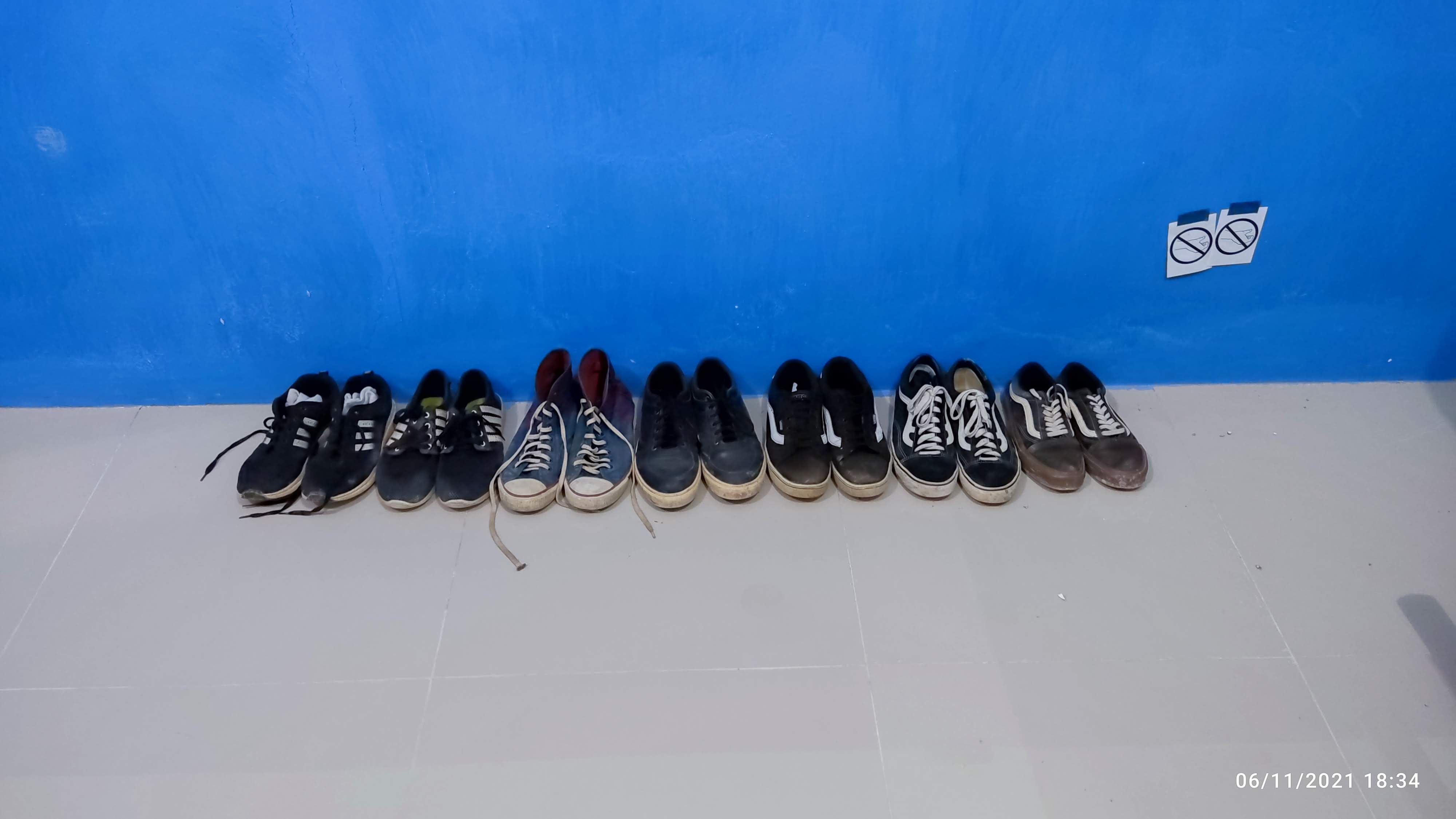 Gambar utama Penertiban Penggunaan Sepatu Standar di Jurusan Grafika