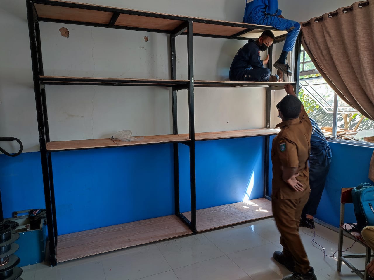 Gambar utama Pembuatan Rak Material Praktek