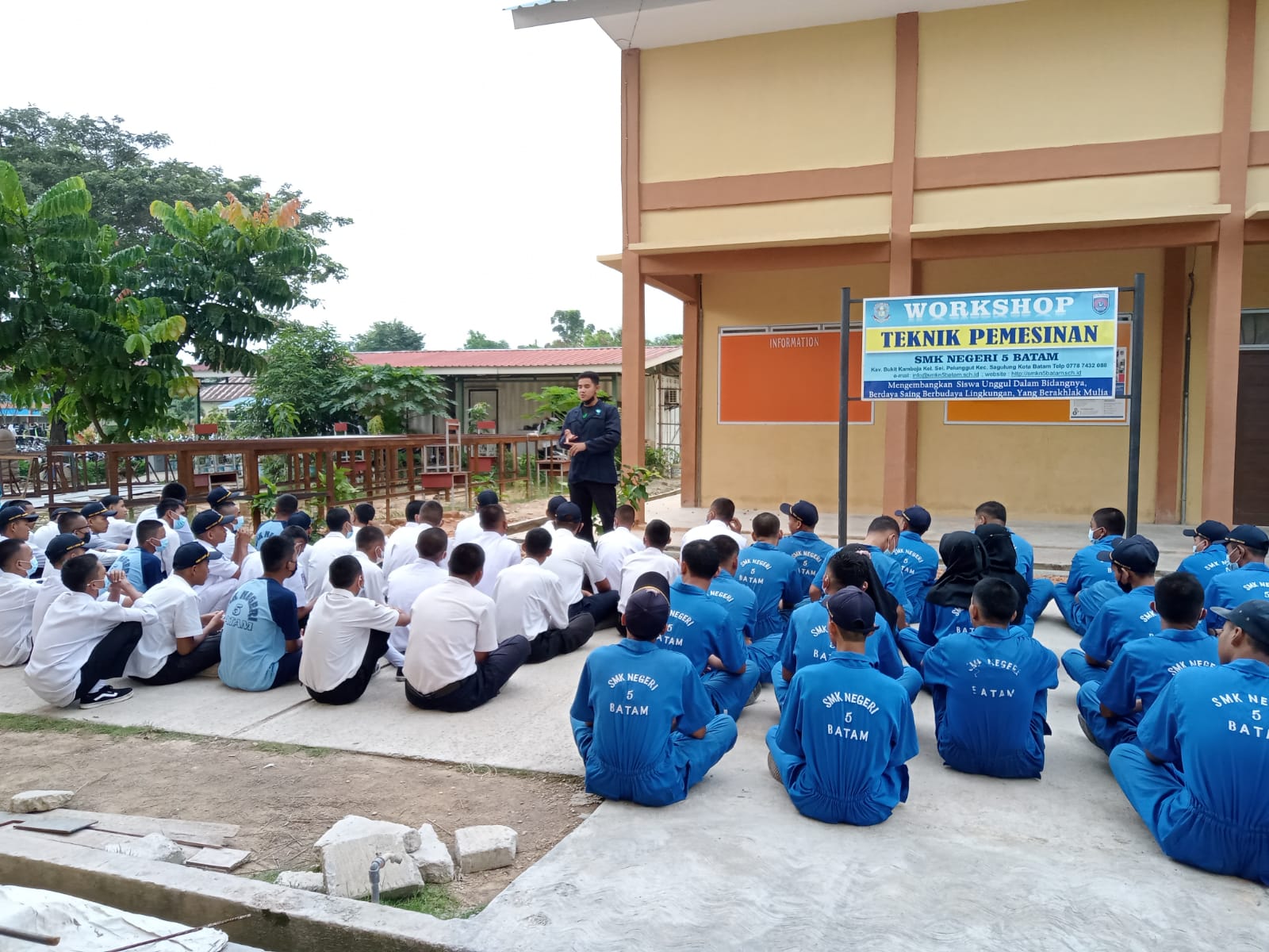 Gambar utama Sosialisasi Water Rocket oleh Poltek Batam