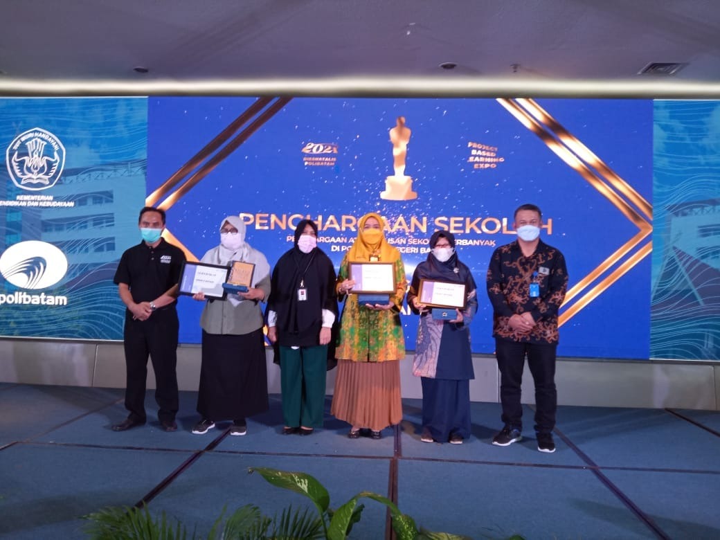 Gambar utama SMKN5 Batam Mendapat Penghargaan dari  Politeknik Negeri Batam