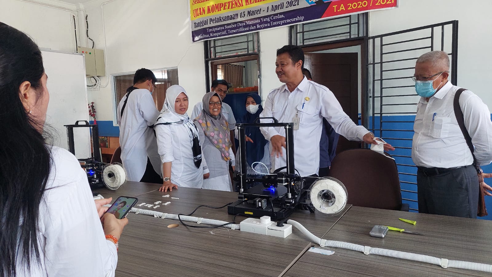 Gambar utama SMKN 5 Batam: Kunjungan SMKN 1 Karimun ke Workshop Elind