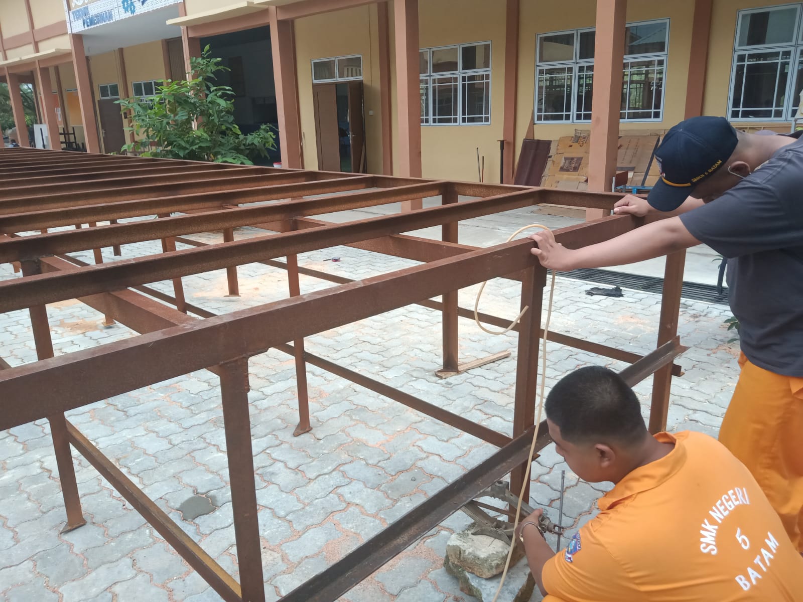 Gambar utama Praktikum PKKWU DRBK