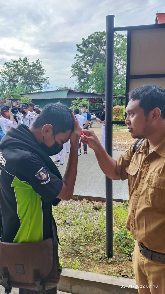 Gambar utama Pengecekan Kedisiplinan  Pada Awal PBM  Semester Genap