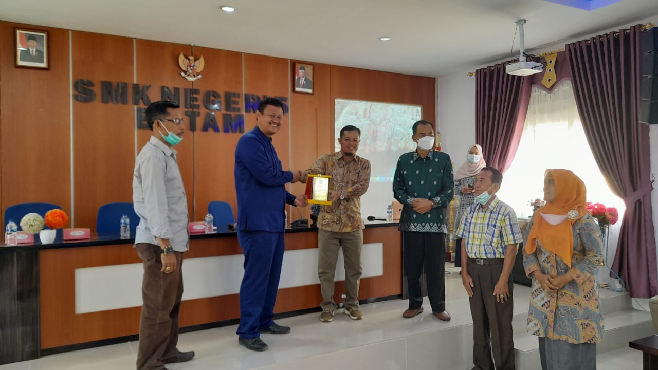 Gambar utama SMK Se-Kabupaten Pelalawan Riau Benchmarking  Ke SMKN 5 Batam
