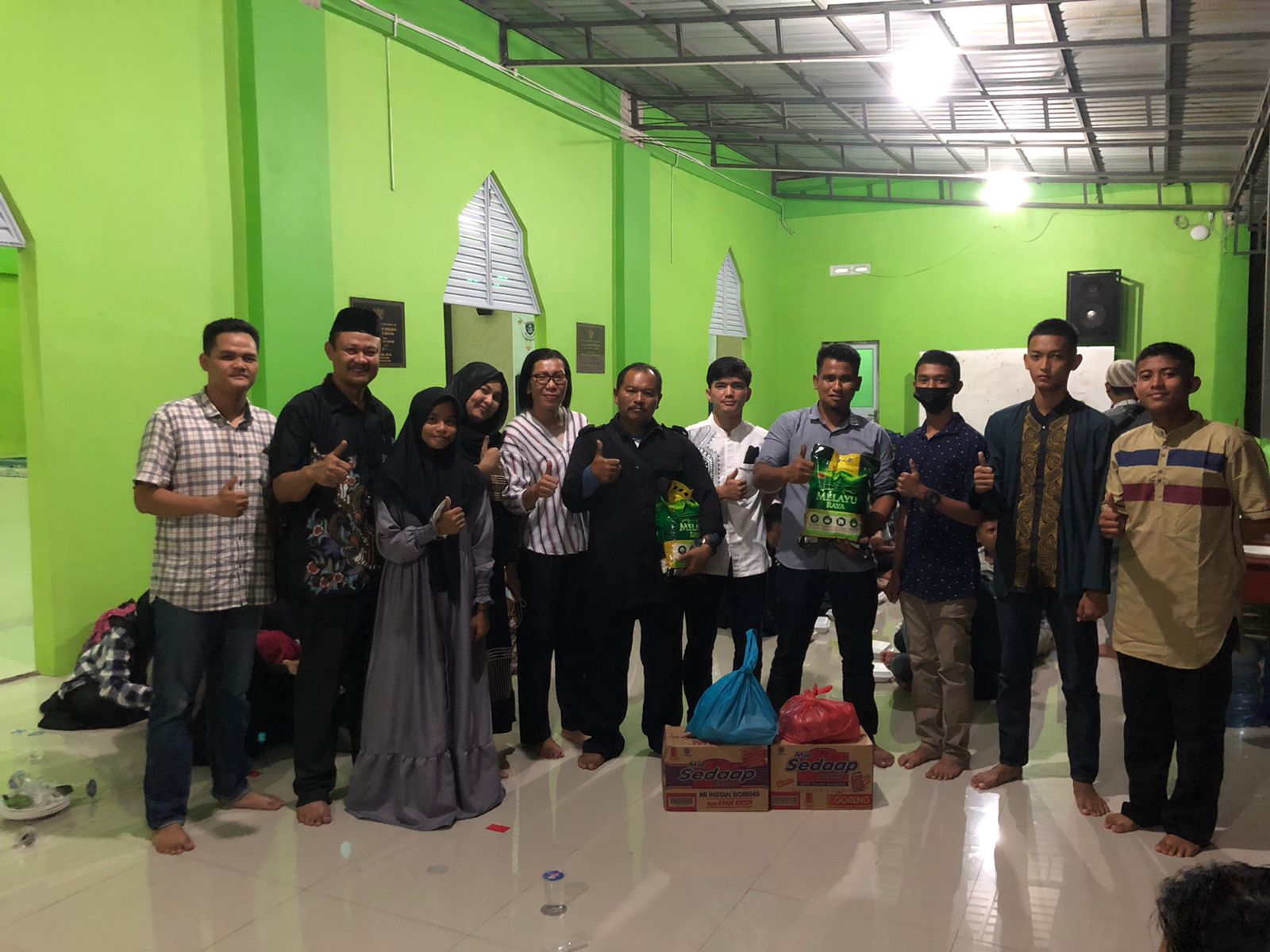Gambar utama Paskibra SMKN 5 Batam Mengadakan Buka Bersama dan Penyerahan Bansos di Masjid Daaruth Tholibin