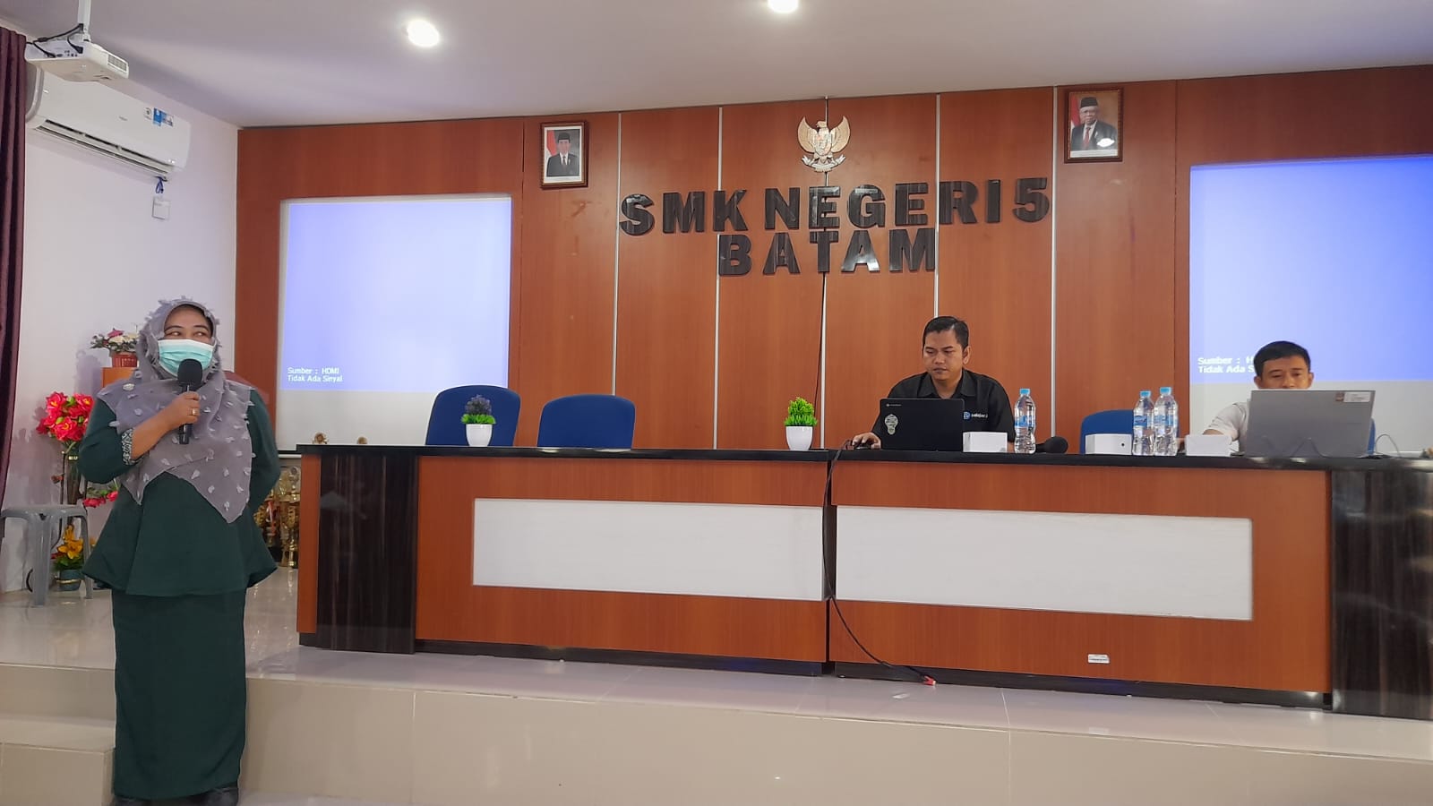 Gambar utama Kapten Komunitas Belajar Kepulauan Riau Memberikan Pelatihan Platform Merdeka Mengajar di SMKN 5 Batam