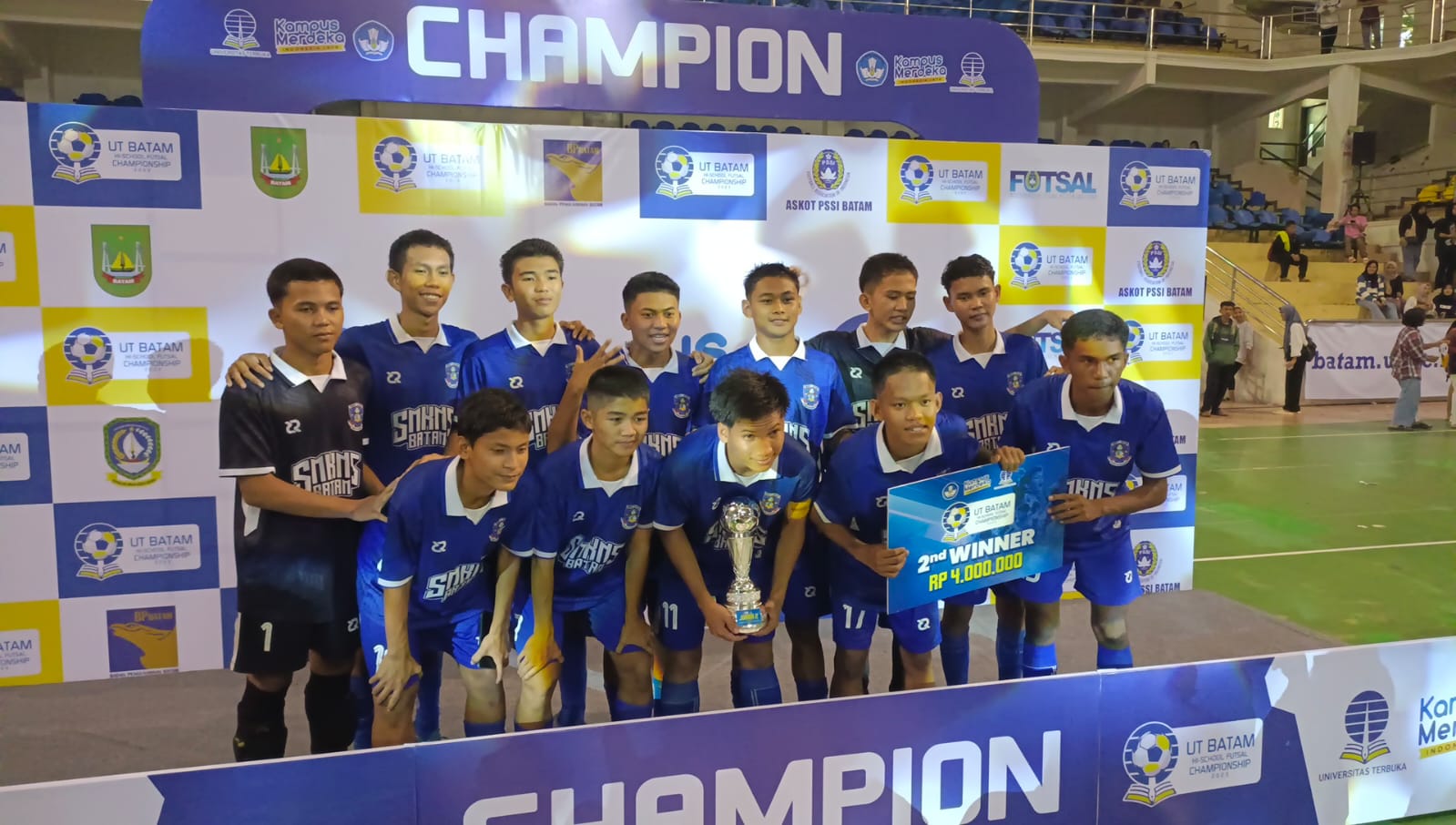 Gambar utama <strong>Tim Futsal Putra Meraih Juara Pada HI-School Futsal Championship Tahun 2023</strong>